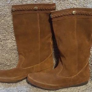 Minnetonka ladies suede boots.